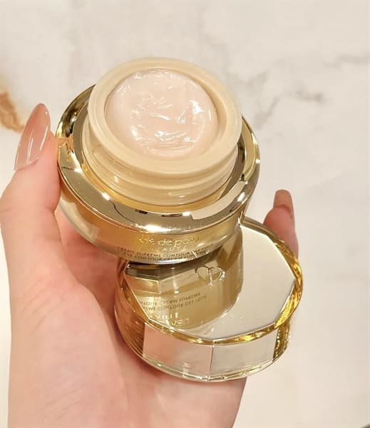 Kem Dưỡng Mắt Cao Cấp Cle De Peau Beaute - Image 1