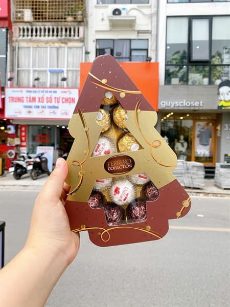 Socola Ferrero Collection Hình Cây Thông 12 Viên - Image 1