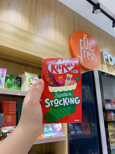 Socola KitKat Santa's Stocking 168G - Image 1