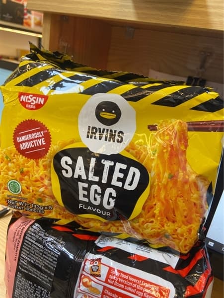 Mỳ Trứng Muối Irvin Salted Rggs 113g x 5 Packs Singapore - Image 1