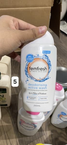 DUNG DỊCH VỆ SINH FEMFRESH EVERYDAY DEODORISING WITH GINSENG & CALENDULA ( MÀU TRẮNG ) - Image 1