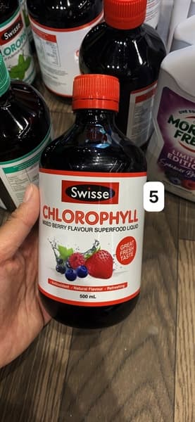 Nước diệp lục Swisse Ultiboost Chlorophyll Mixed Berry - 500mL - Image 1