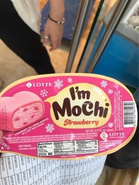 KEM LOTTE MOCHI VỊ DÂU - Image 1