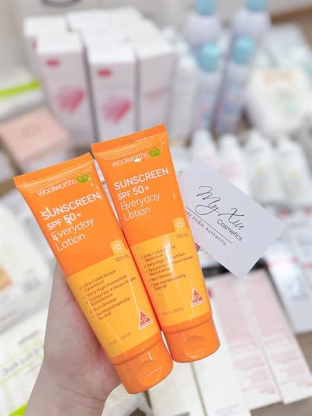 Kem chống nắng body Woolworths Everyday Lotion Sunscreen SPF 50+ 100ml - Image 1