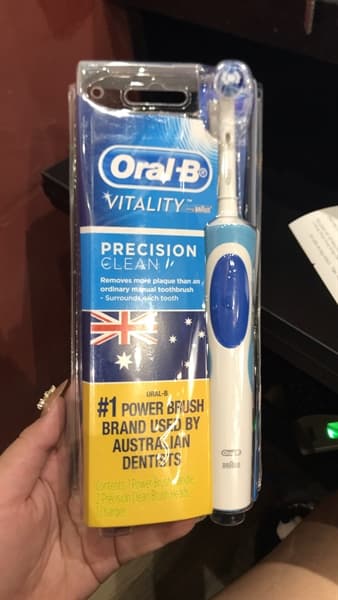 Bàn Chải Đánh Răng Điện Oral-B Vitality Precision Clean ( Hộp ) - Image 1