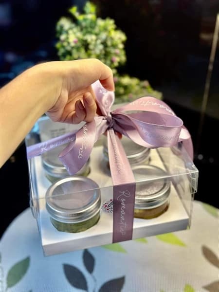 Set Quà Tặng Yến Chưng Cao Cấp 4 Hũ - Image 1