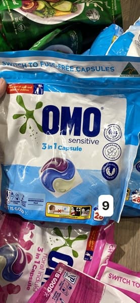 Viên Giặt OMO Xanh Sensitive 3 in 1 Capsule 28V 588gr ( Túi ) - Image 1
