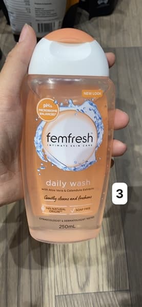 DUNG DỊCH VỆ SINH PHỤ NỮ FEMFRESH DAILY WASH ( MÀU CAM ) - Image 1