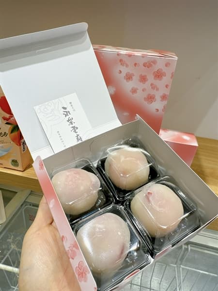 Bánh Mochi Dâu Tây Nhật Bản - Image 1