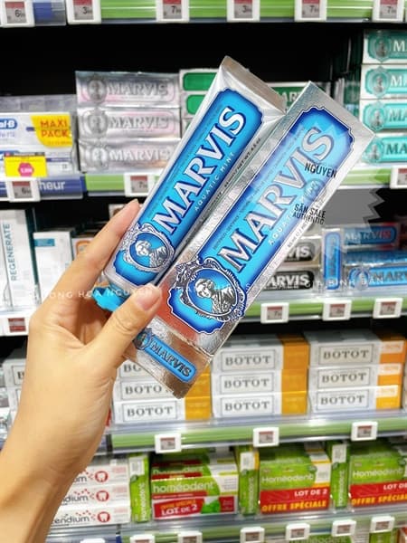 Kem Đánh Răng Marvis Aquatic Mint Xanh Nước Biển Vị Bạc Hà Và Dưa Gang 85ml ( Tuýp )