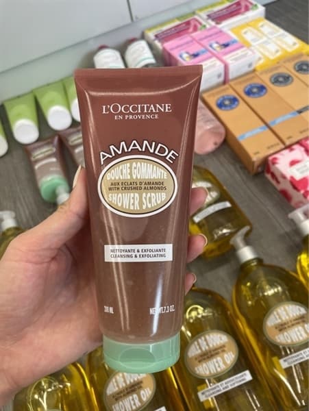 Sữa Tắm Tẩy Da Chết Loccitane Pháp - 200ml