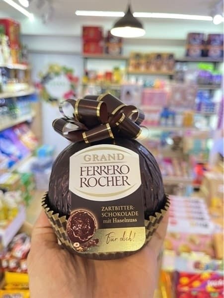Quả Cầu Nơ Socola Ferrero Rocher Đen Nga 125g - Image 1