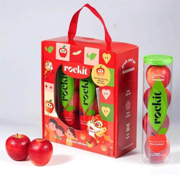 Táo Rockit ống 4 quả 424gram ( Thùng 12 ống )